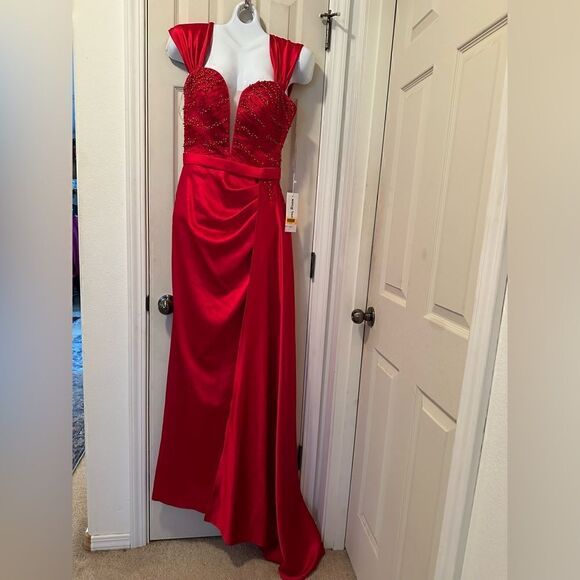 Dressing Room style# 1878 Deep-V Beaded Bodice Dress With Train - Women's Size 1 - Picture 1 of 12